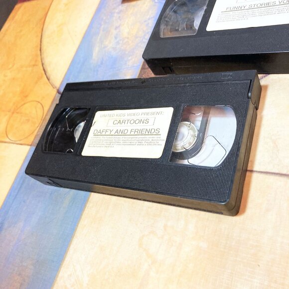 (2) VINTAGE RETRO CLASSIC VHS VIDEO TAPES CARTOONS ANIMATED FUNNY STORIES DAFFY - Picture 10 of 11